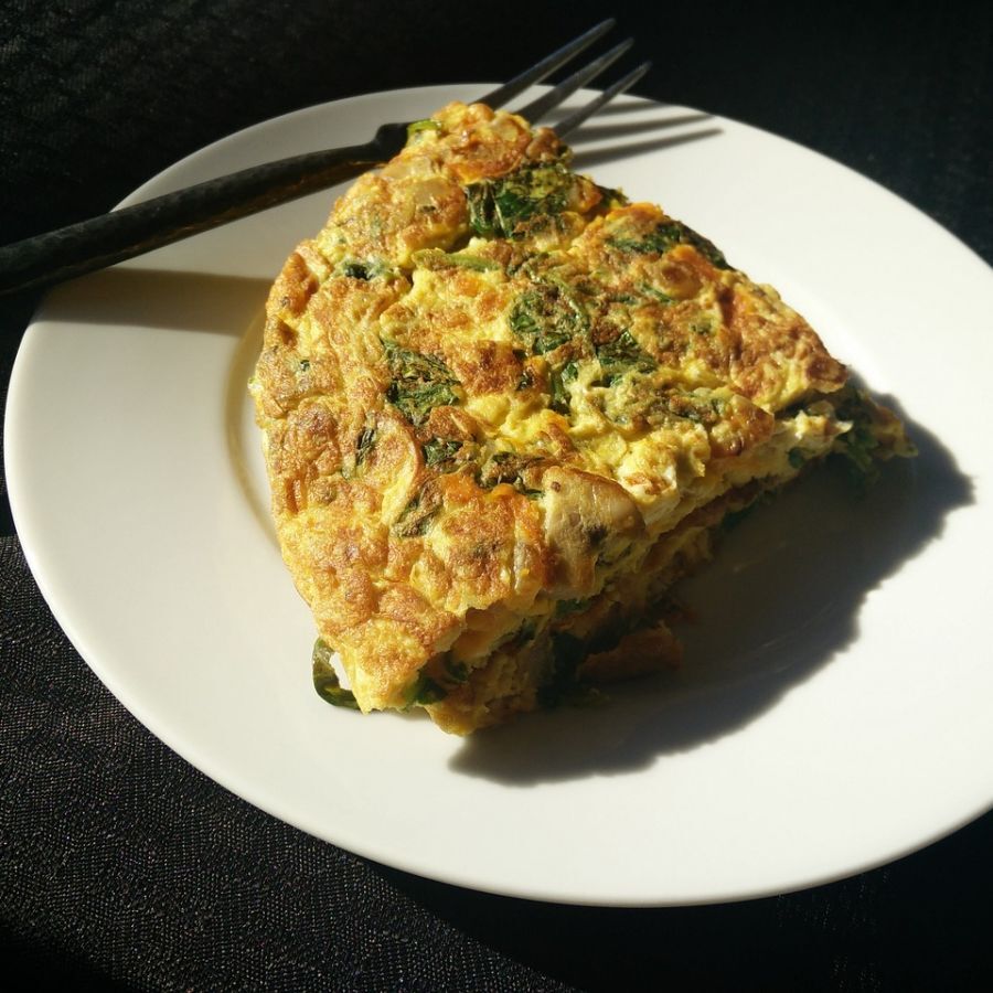 Przepis: Omlet z cukinią i marchewką