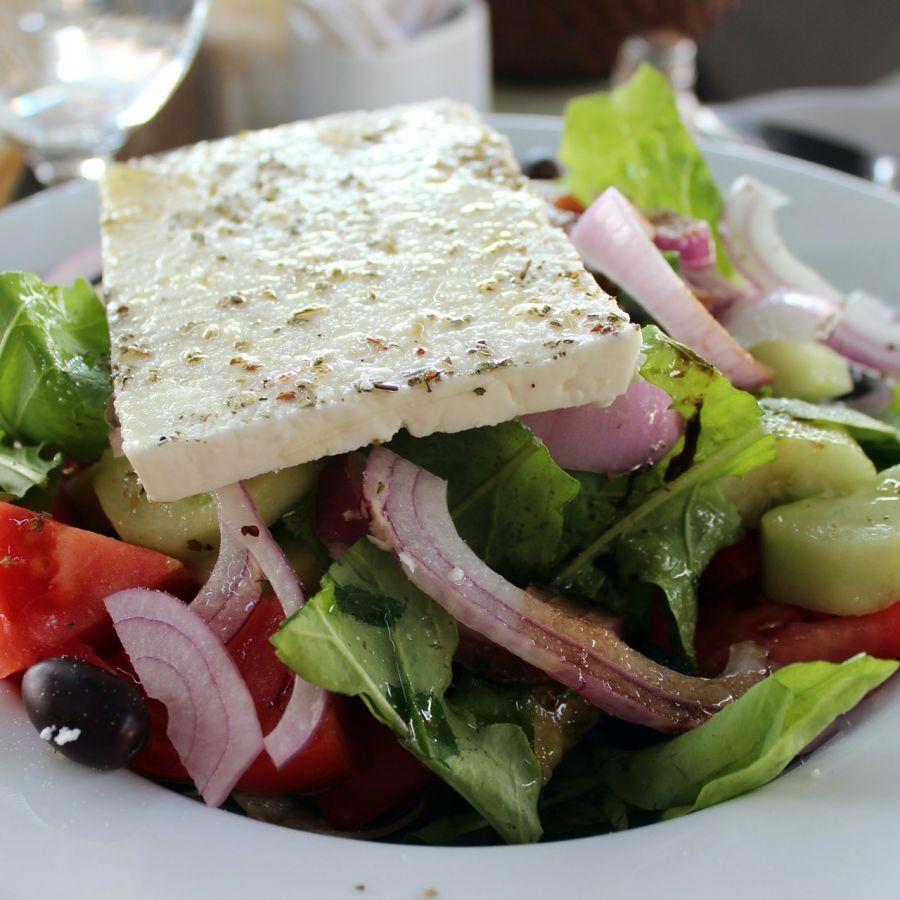 Recipe: Crispy salad with hot feta