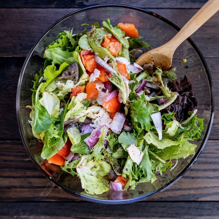 Gurken- und Tomatensalat