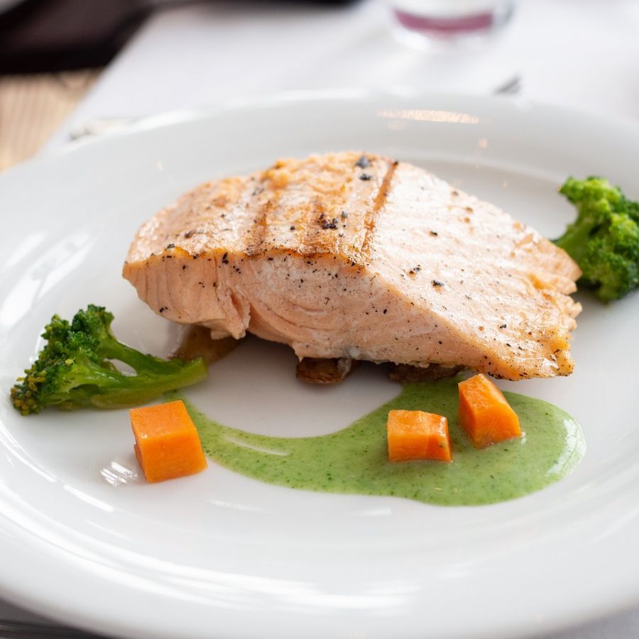 Recette: Saumon cuit au four avec brocoli et gruau