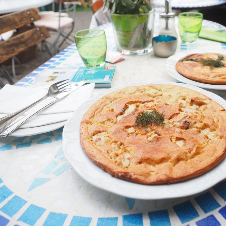 Süßes Bananen-Rührei mit Preiselbeeren