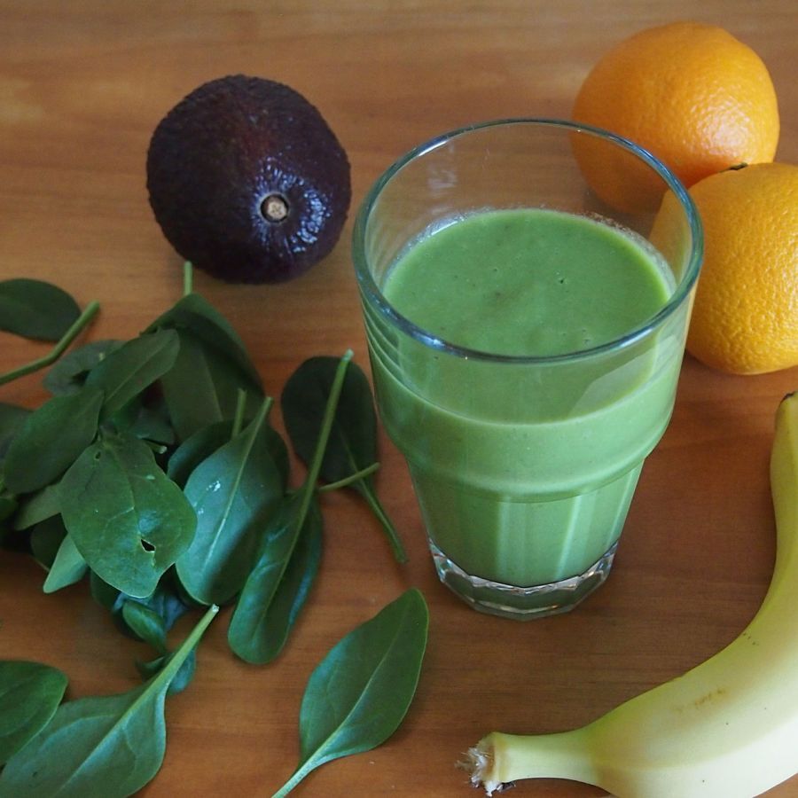 Rezept: Veganer Bananensmoothie mit Avocado