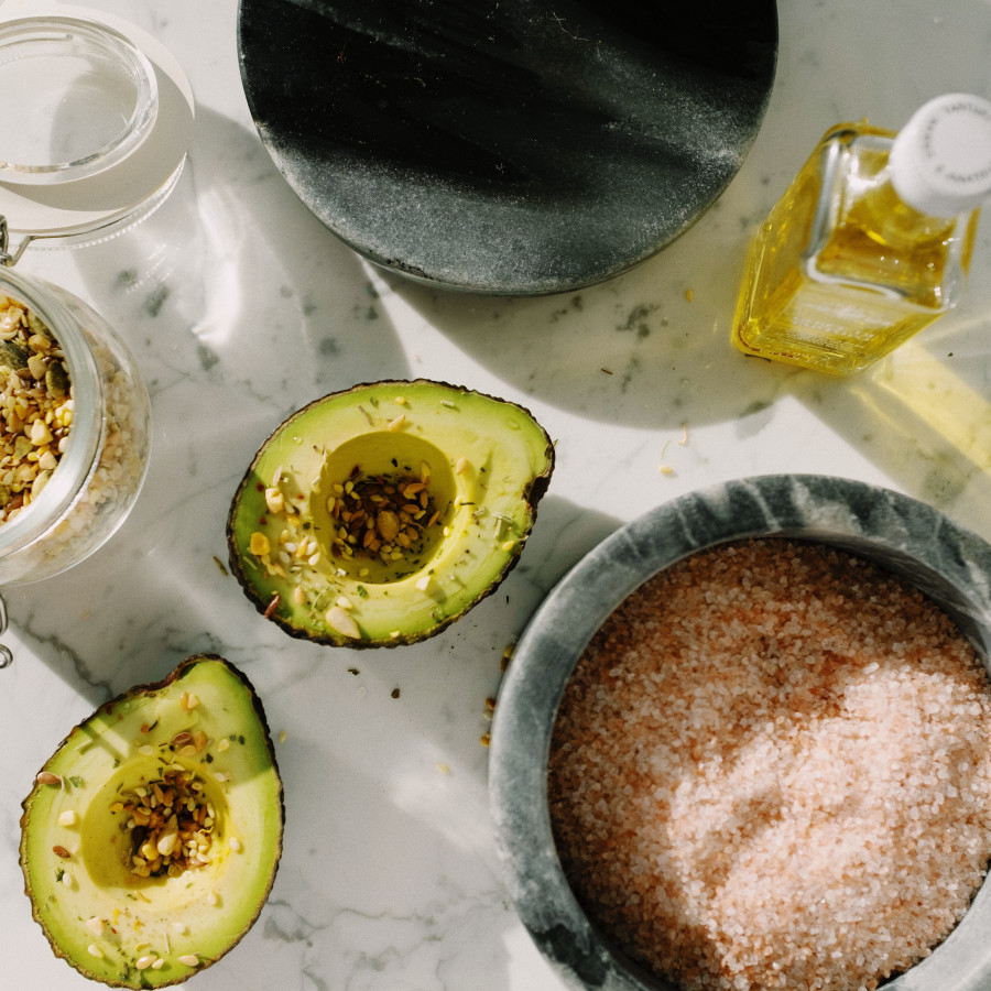Rezept: Gebackene Avocado mit Ei